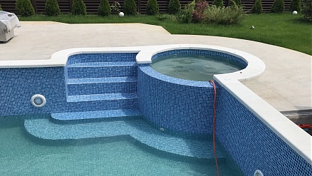 Бассейн со СПА